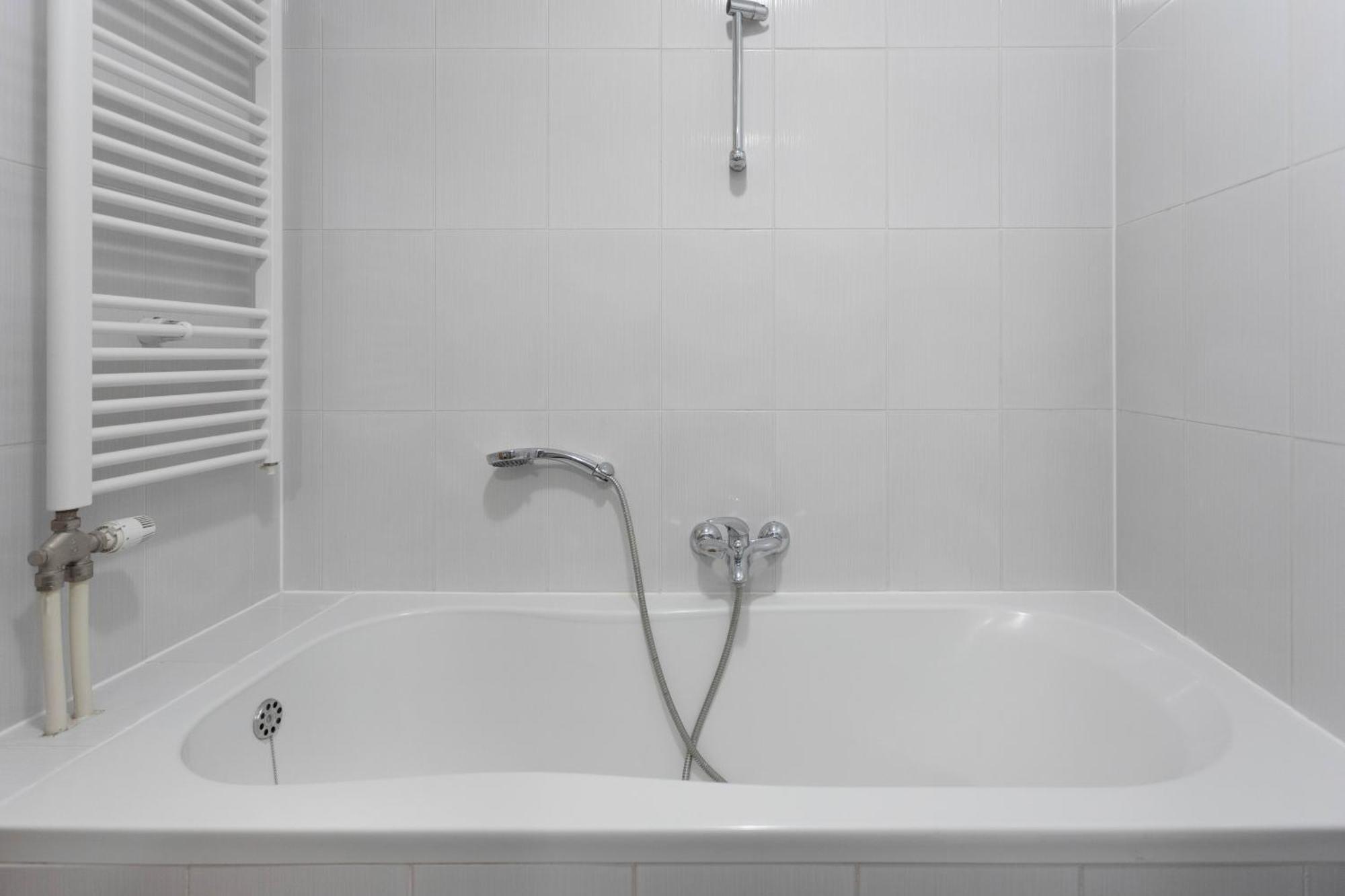 Apartment Sunny 1bdr With Balcony & Parking Zagreb