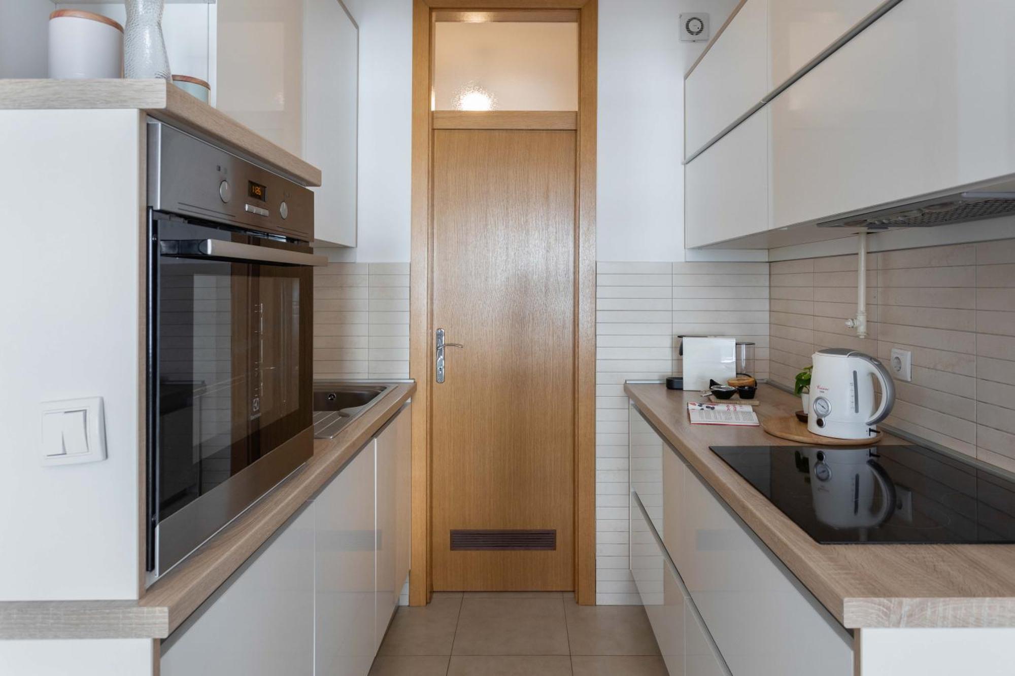 Sunny 1bdr With Balcony & Parking * Zagreb