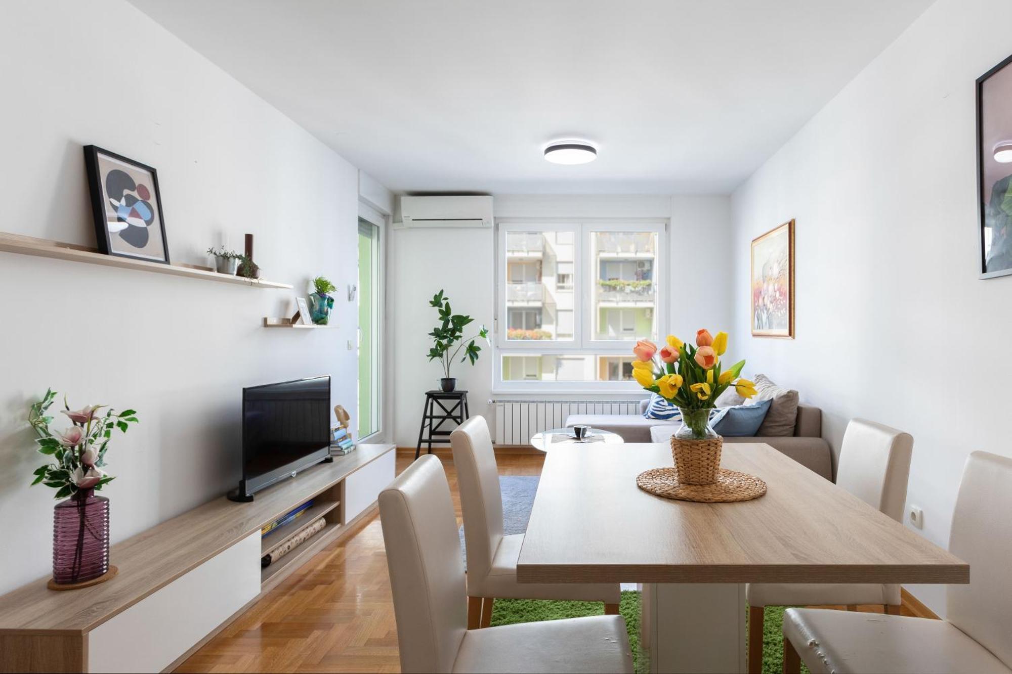 Apartment Sunny 1bdr With Balcony & Parking Zagreb