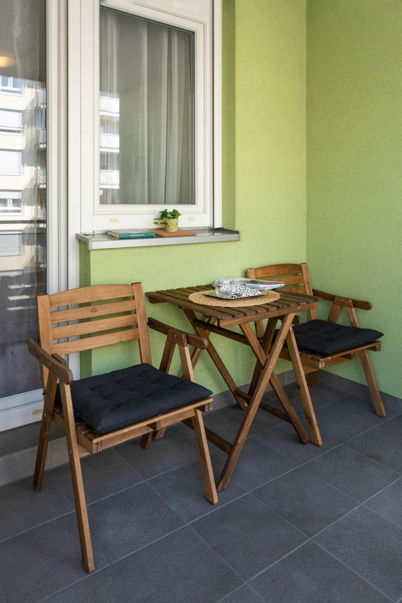 Sunny 1bdr With Balcony & Parking Apartment Zagreb